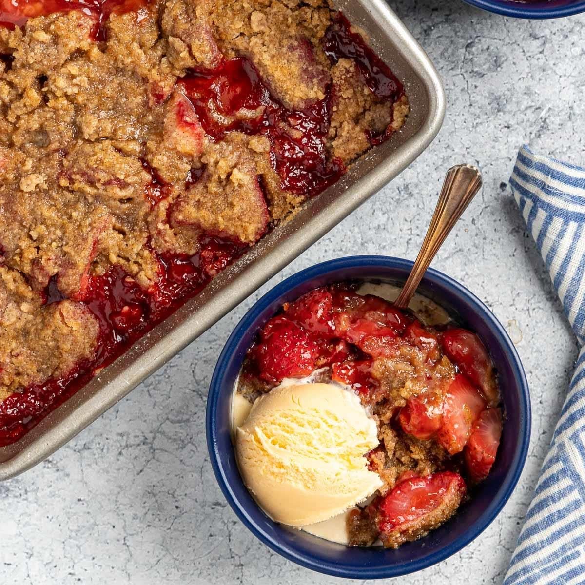 Easy Strawberry Crumble: Best Summer Dessert in Under 1 Hour
