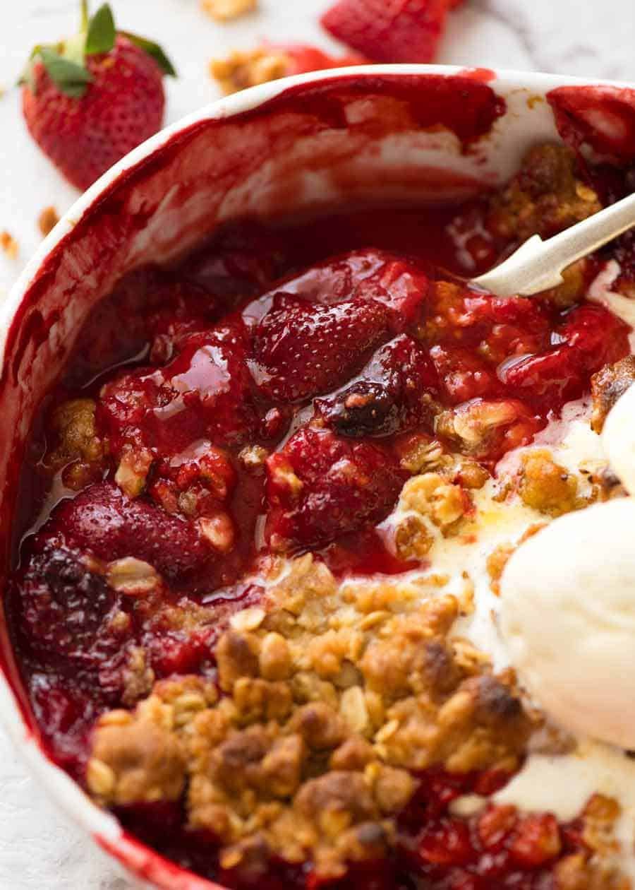 Perfect Strawberry Crumble: Tips, Substitutions & Golden Topping